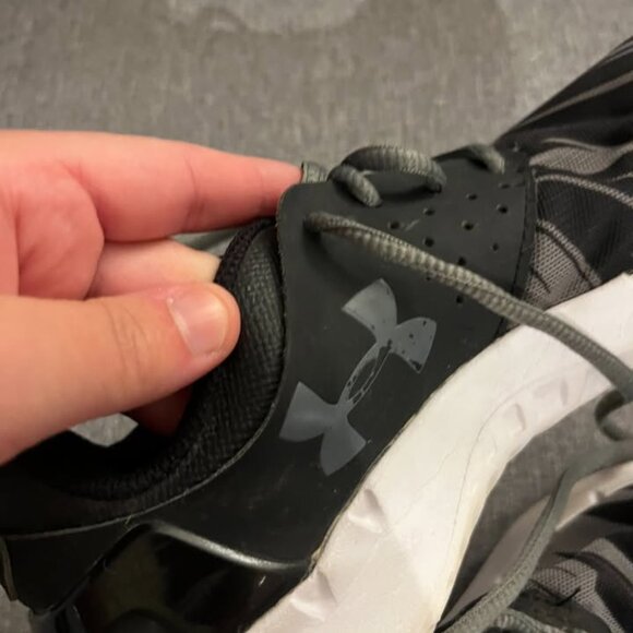 under armour grey and balck shoes size 4.5 kids/ 6 women - Picture 3 of 3